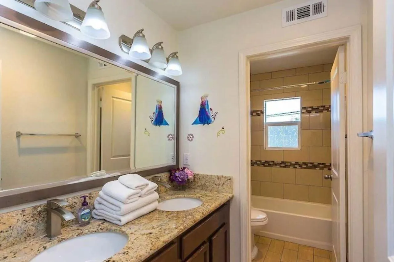 3 Bedroom House Anaheim Resort Area